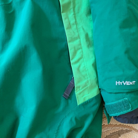 The North Face warmest coat with two layers - Picture 4 of 14